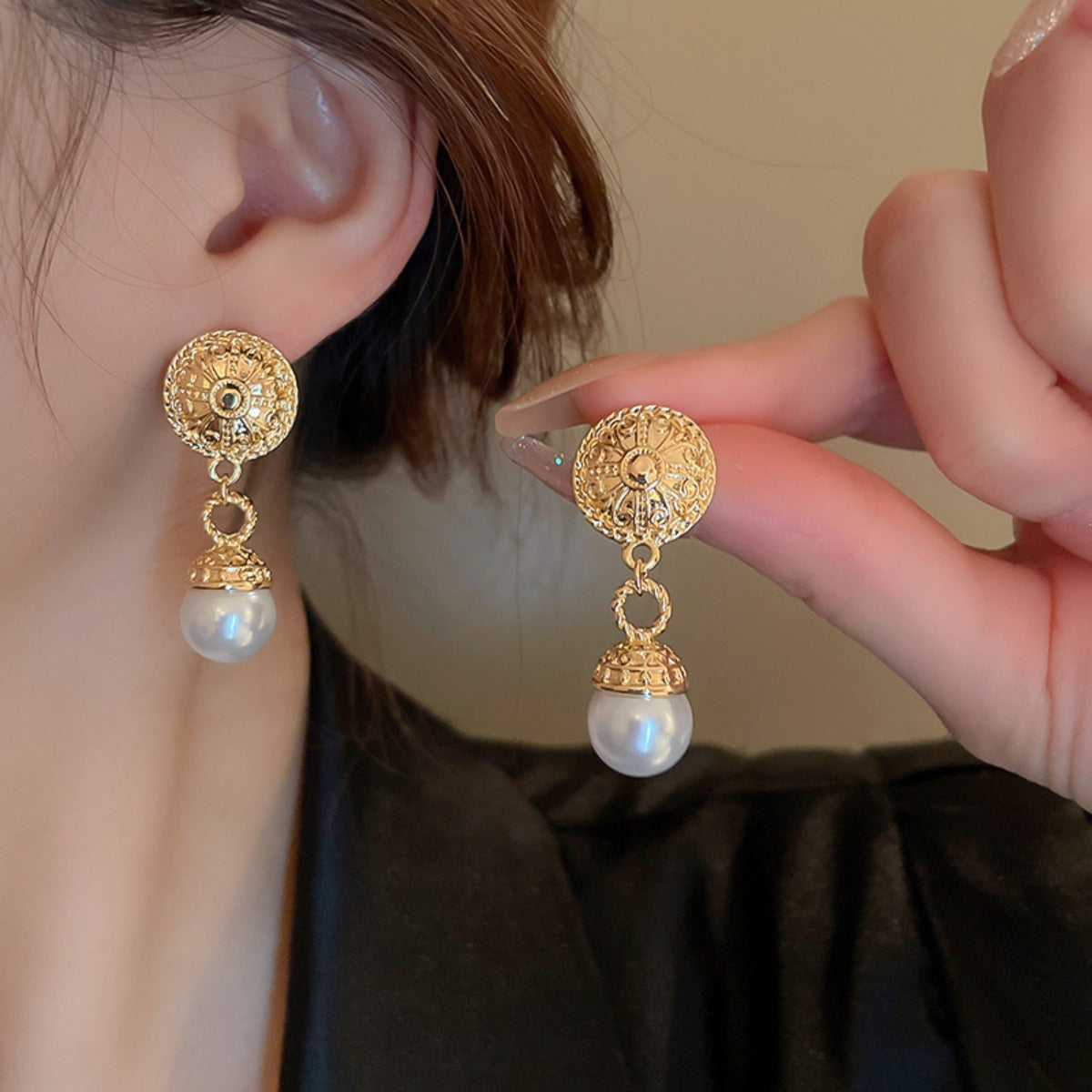 High-End Ladies Earrings: Classic Elegance in Modern Jewelry Design