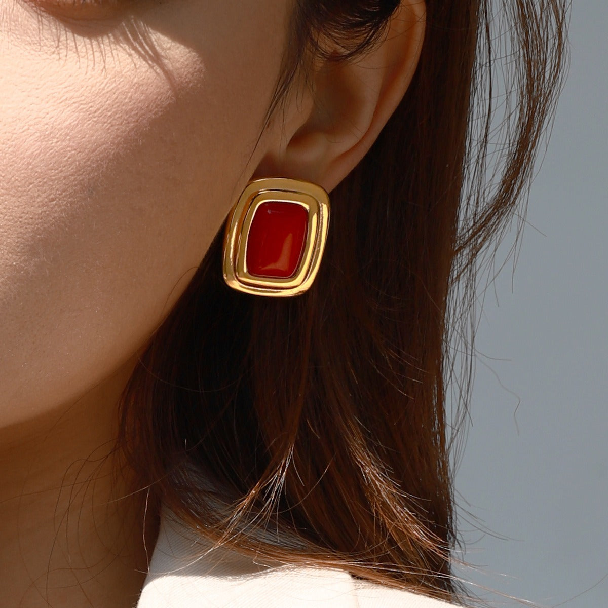 Classic and Elegant Women's Earrings, Simple and Fashionable Earrings, Luxury and High-end Jewelry Accessories