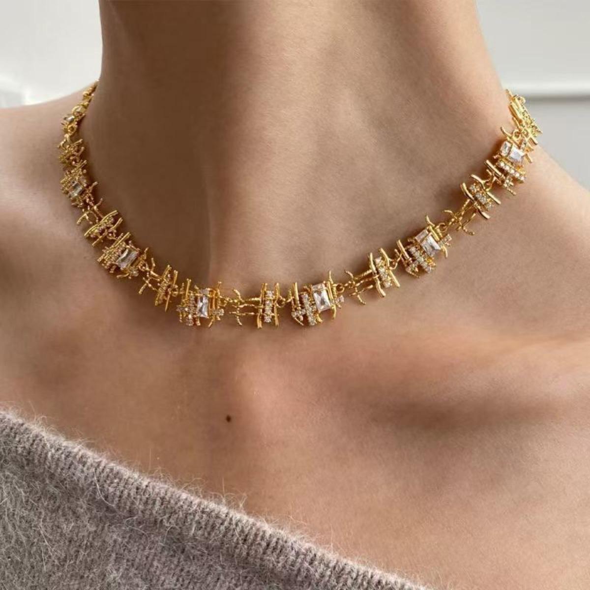 Simple and Versatile Luxury Clavicle Chain New Retro Braided Gemstone Necklace for Women