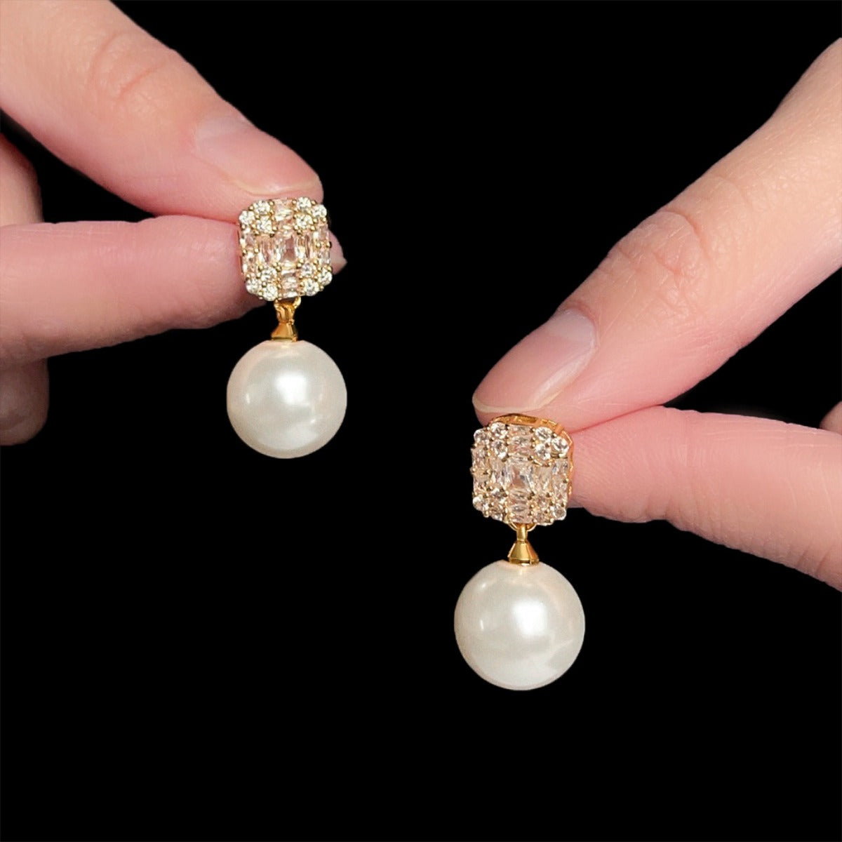 Classic Pearl Zircon Earrings Fashionable and Elegant Women's Jewelry Accessories High-end Earrings