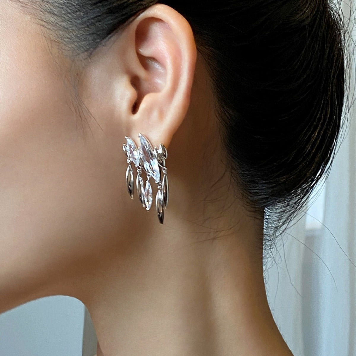 Fashion Design Earrings New Unique Irregular Earrings Shiny Zircon Tassel Earrings for Women