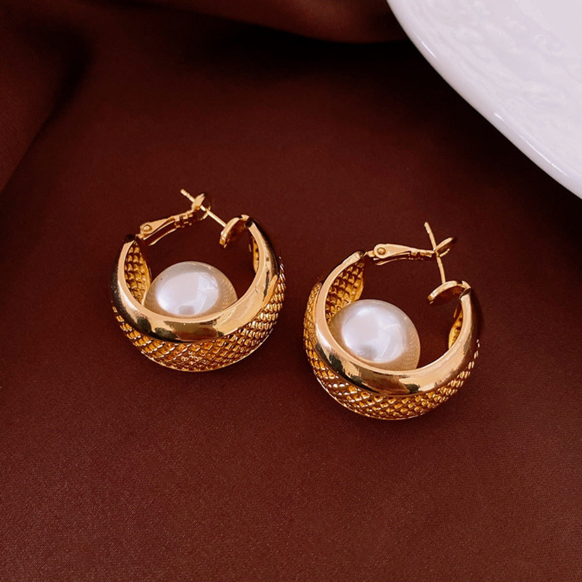 High-end Earrings Classic Women's Jewelry Accessories 18k Real Gold Plated Silver Needle Pearl Earrings Earrings