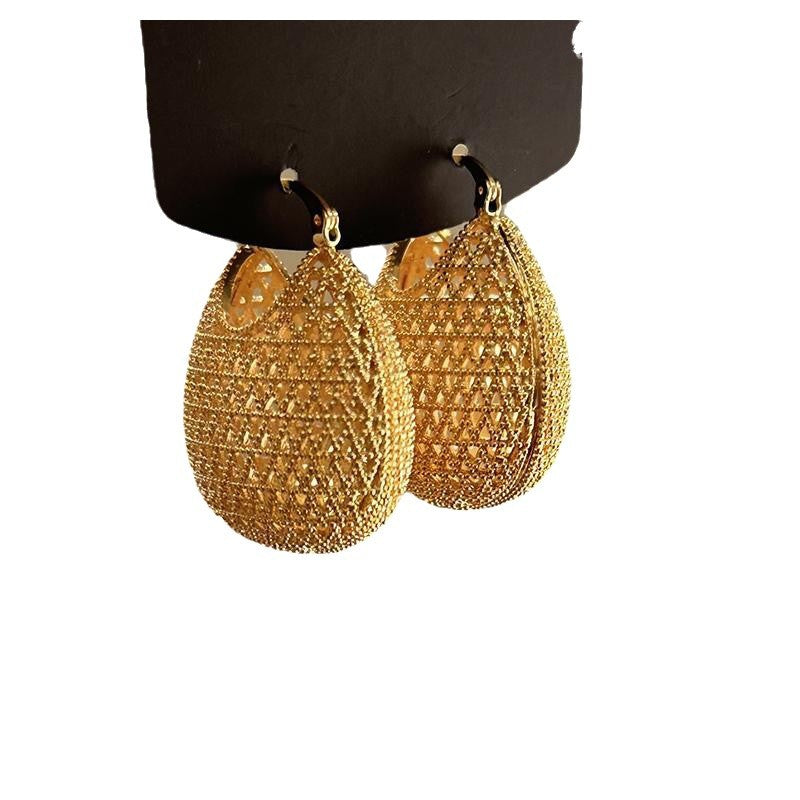 Oval Braided Earrings Hollow Bag Earrings French Retro Personality Earrings Light Luxury Fashion Design Earrings