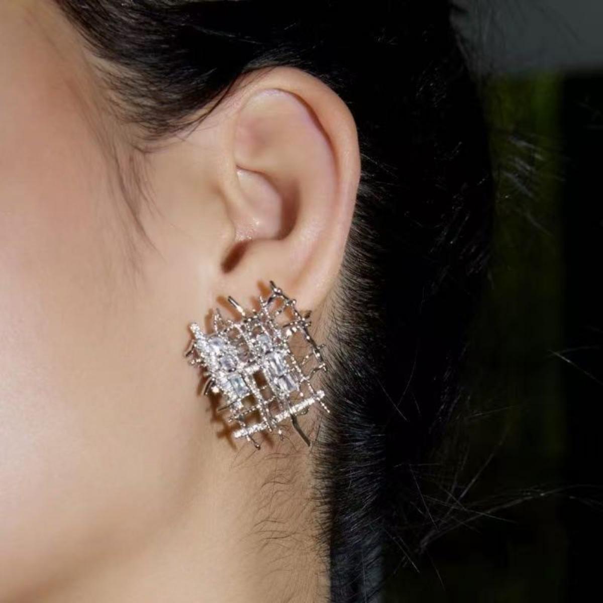 Luxury Zircon Earrings Fashionable and Simple Earrings High-quality Women's Jewelry Accessories